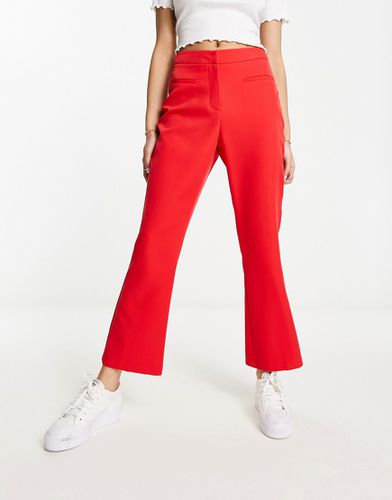 Pantaloni a zampa rossi taglio corto - Miss Selfridge - Modalova