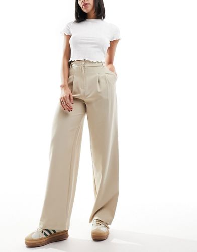 Pantaloni sartoriali con fondo ampio color pietra - Miss Selfridge - Modalova
