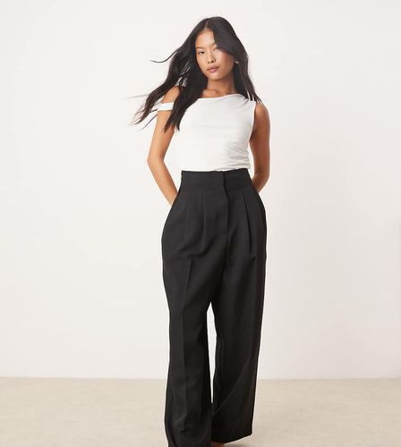 Pantaloni sartoriali a cilindro neri - Miss Selfridge Petite - Modalova