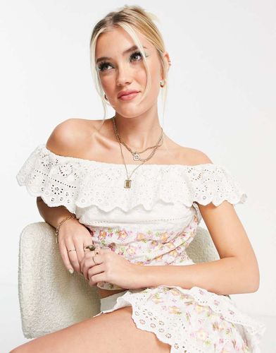 Premium - Crop top color avorio con ricamo a fiori e scollo alla Bardot - Miss Selfridge - Modalova