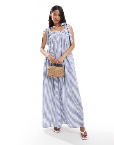 Robe babydoll longue en popeline rayée avec bretelles fines - Miss Selfridge - Modalova