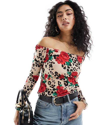 Top animalier con stampa di rose e scollo alla Bardot - Miss Selfridge - Modalova