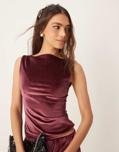 Top in velluto bordeaux con scollo a vogatore - Miss Selfridge - Modalova