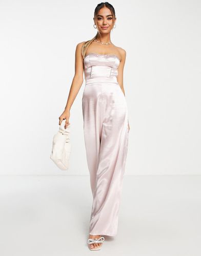 Tuta jumpsuit con fondo ampio e corsetto con strass in raso - Miss Selfridge - Modalova