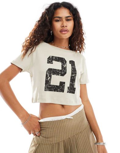 Maglia stile football corta chiaro con stampa 21 - Noisy May - Modalova