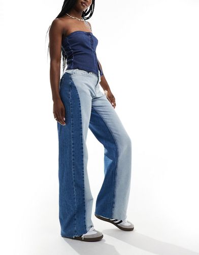 Jeans ampi color block lavaggio medio - Noisy May - Modalova
