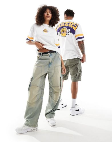 LA Lakers - T-shirt unisex bianca con grafica arcuata - New Era - Modalova