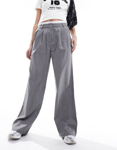 Pantaloni grigi con dettaglio stile boxer - New Look - Modalova