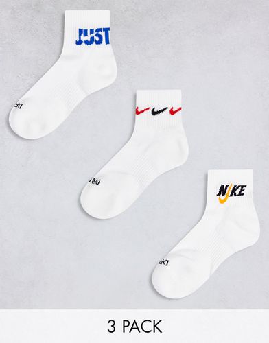 Everyday - Tre paia di calzini imbottiti con logo Nike bianchi - Nike Training - Modalova