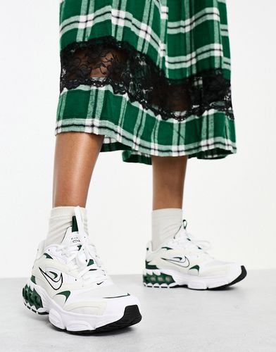 Zoom - Air Fire - Sneakers bianche e verde scuro - Nike - Modalova