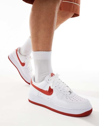 Air Force 1 '07 - Sneakers bianche e rosse - Nike - Modalova