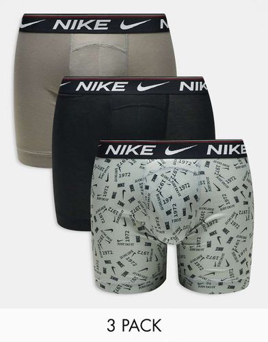 Dri-Fit Ultra Comfort - Confezione da 3 boxer nero, grigio con stampa e verde - Nike - Modalova