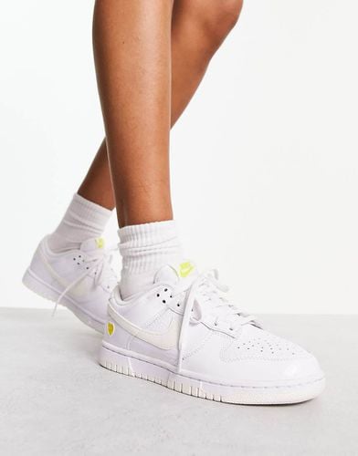 Dunk - Sneakers sporco con cuore giallo - Nike - Modalova