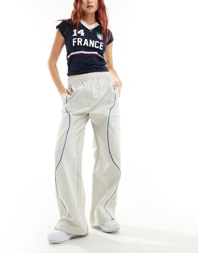Pantaloni color avorio chiaro - Nike - Modalova