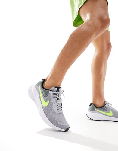 Nike - Revolution 7 - Sneakers grigie e fluo - Nike Running - Modalova