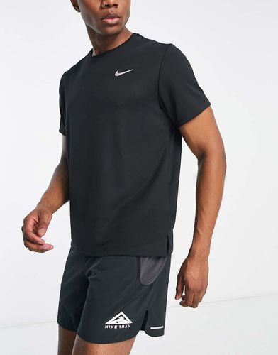 Miler Dri-Fit - T-shirt nera - Nike Running - Modalova