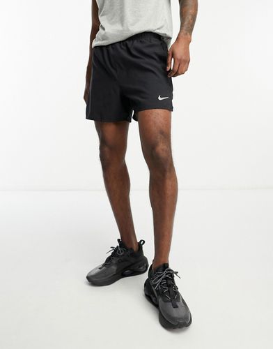 Dri-FIT Challenger - Pantaloncini neri da 5" - Nike Running - Modalova