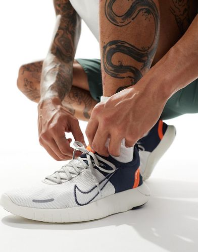 Nike - Running Free Run Flyknit NN - Sneakers grigie e arancioni - Nike Running - Modalova