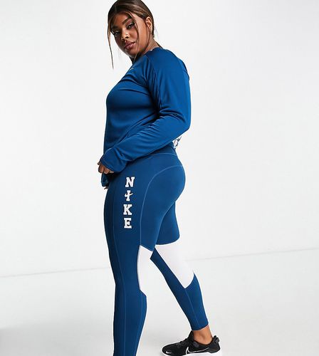 Plus - Swoosh Run Fast Dri-FIT - Leggings a 7/8 foglia di tè a vita medio alta con logo stile college - Nike Running - Modalova