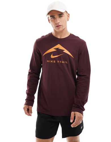 Trail Dri-FIT - Maglietta a maniche lunghe bordeaux con logo - Nike Running - Modalova