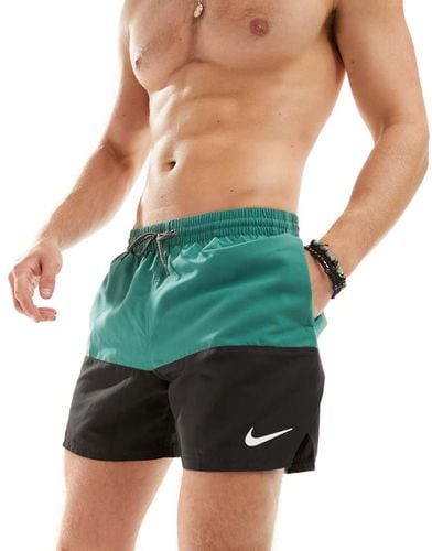 Pantaloncini da bagno stile volley da 5" color bicoastal con spacchetti - Nike Swimming - Modalova