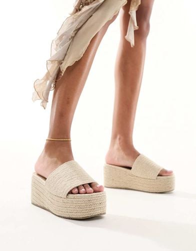 Sandali sabot stile espadrilles color crema con suola platform - South Beach - Modalova