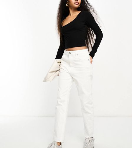 Petite - Mom jeans slim elasticizzati écru in cotone - CREAM - Stradivarius - Modalova