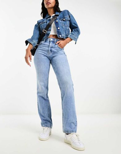 STR - Jeans dritti lavaggio medio - Stradivarius - Modalova