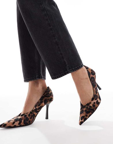 Scarpe décolleté a pianta larga con tacco e stampa leopardata - Stradivarius - Modalova