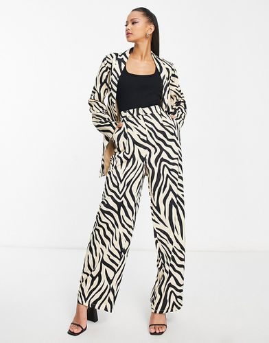 Pantaloni a fondo ampio in raso nero e bianco zebrato in coordinato - Pieces - Modalova