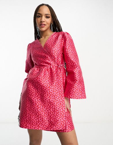 Vestito corto premium avvolgente con maniche stile kimono rosa e rosso - Pieces - Modalova