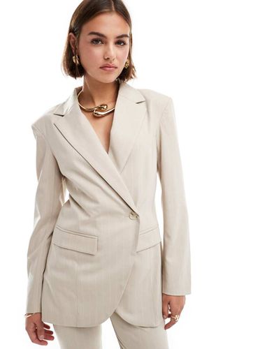 Blazer stretto in vita beige con motivo gessato in coordinato - Pretty Lavish - Modalova