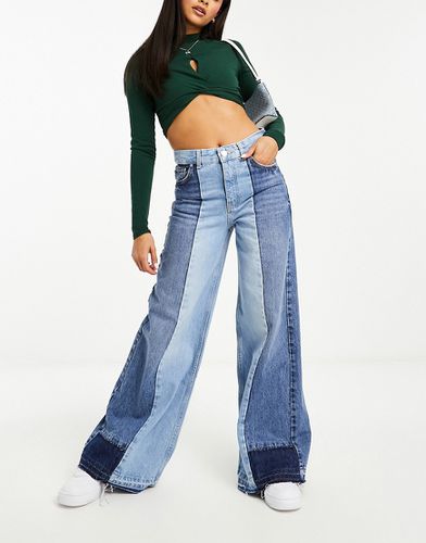 Jeans a fondo ampio bicolore a contrasto in coordinato - Pull & Bear - Modalova
