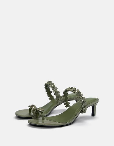 Sandales à talon avec détails fleur - Pull & bear - Modalova