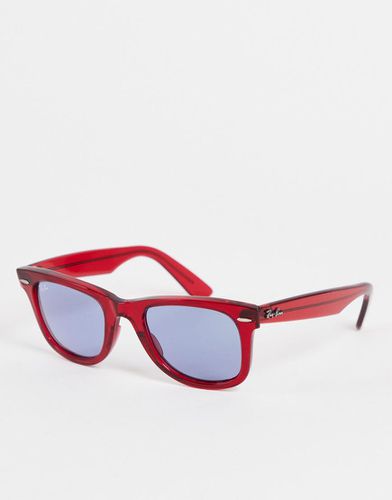 Wayfarer - Occhiali da sole classici rossi con lenti blu - Ray-Ban - Modalova