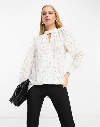 Blusa bianca a pois con apertura a goccia - River Island - Modalova