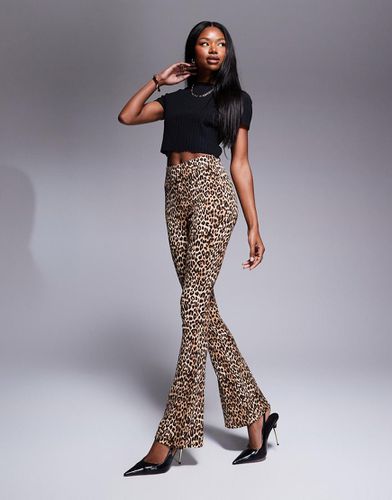 Leggings a zampa con stampa leopardata a coste - River Island - Modalova