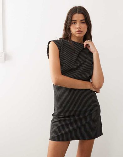 Robe courte dos nu à encolure bateau et fines rayures - foncé - Weekday - Modalova