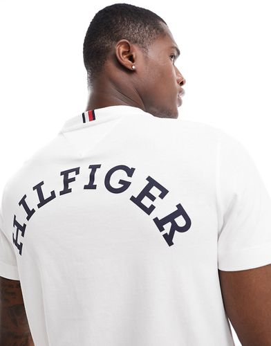 T-shirt bianca con stampa sulla schiena - Tommy Hilfiger - Modalova
