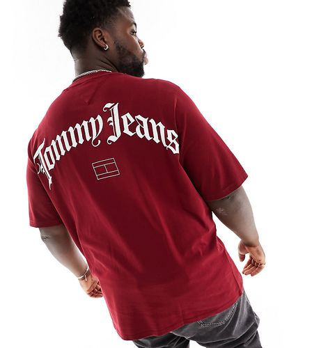 Big & Tall - T-shirt rossa vestibilità comoda con logo arcuato stile grunge sul retro - Tommy Jeans - Modalova