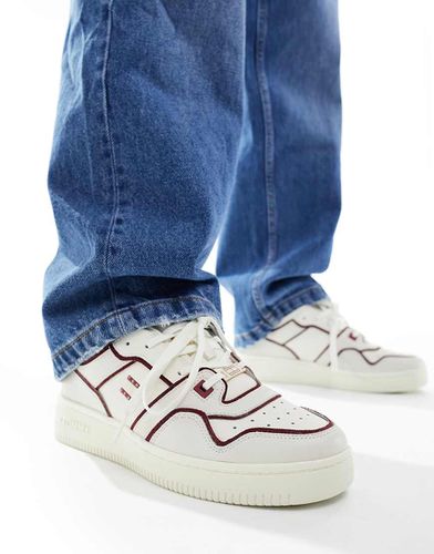 Sneakers stile basket bianche con profili a contrasto bordeaux - Tommy Jeans - Modalova