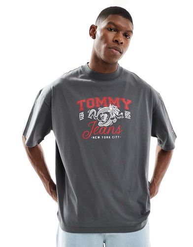 T-shirt nera con grafica con cane - Tommy Jeans - Modalova