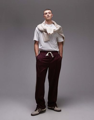 Joggers dritti bordeaux con strisce laterali - Topman - Modalova