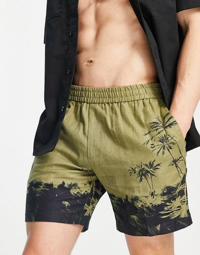 Pantaloncini in misto lino color kaki con stampa di palme - Topman - Modalova
