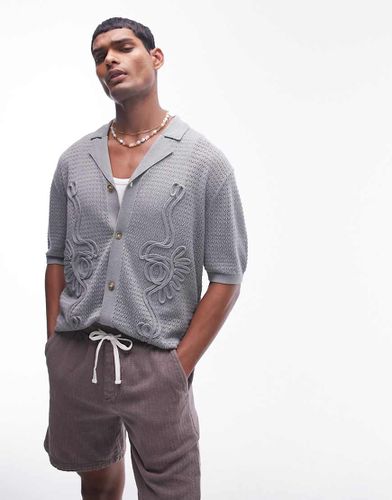 Polo in maglia con rever e bottoni con dettagli applicati - Topman - Modalova