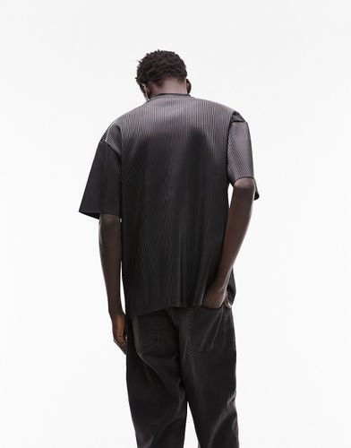 T-shirt oversize nera in pelle sintetica plissé - Topman - Modalova