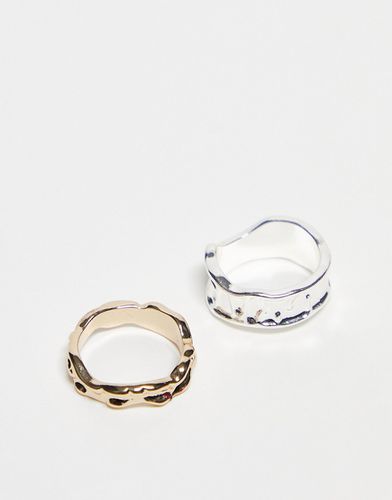 Confezione da 2 anelli zigrinati argento e oro - Topshop - Modalova