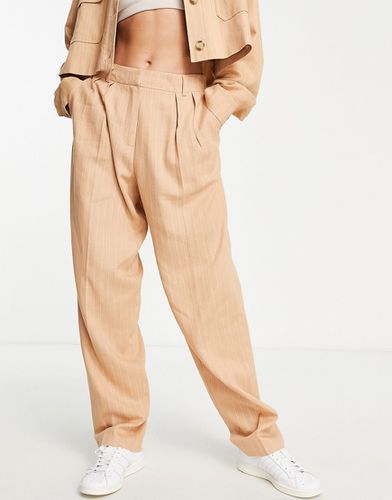 Pantaloni con pinces in lino color cuoio gessato - Topshop - Modalova
