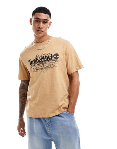 Mountain - T-shirt beige con stampa sul davanti - Timberland - Modalova