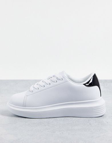 Sneakers bianche con dettaglio nero - Truffle Collection - Modalova